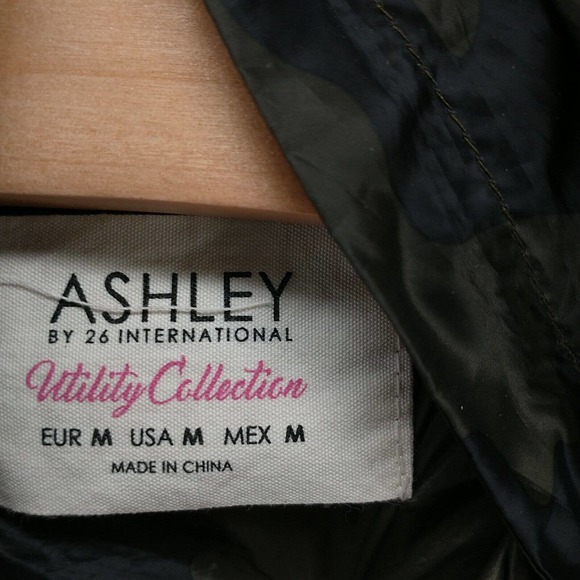 Ashley Utility Collection Women's Jacket Green Camo Medium Full Zip Zip Pockets - Picture 8 of 12